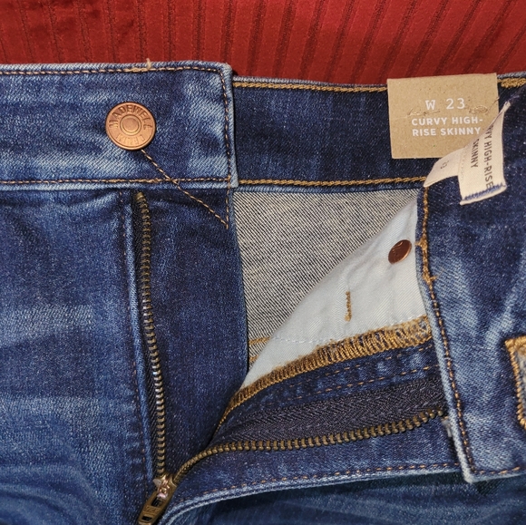 Madewell Curvy High-Rise Skinny Jeans in Lanette Wash - Picture 13 of 14